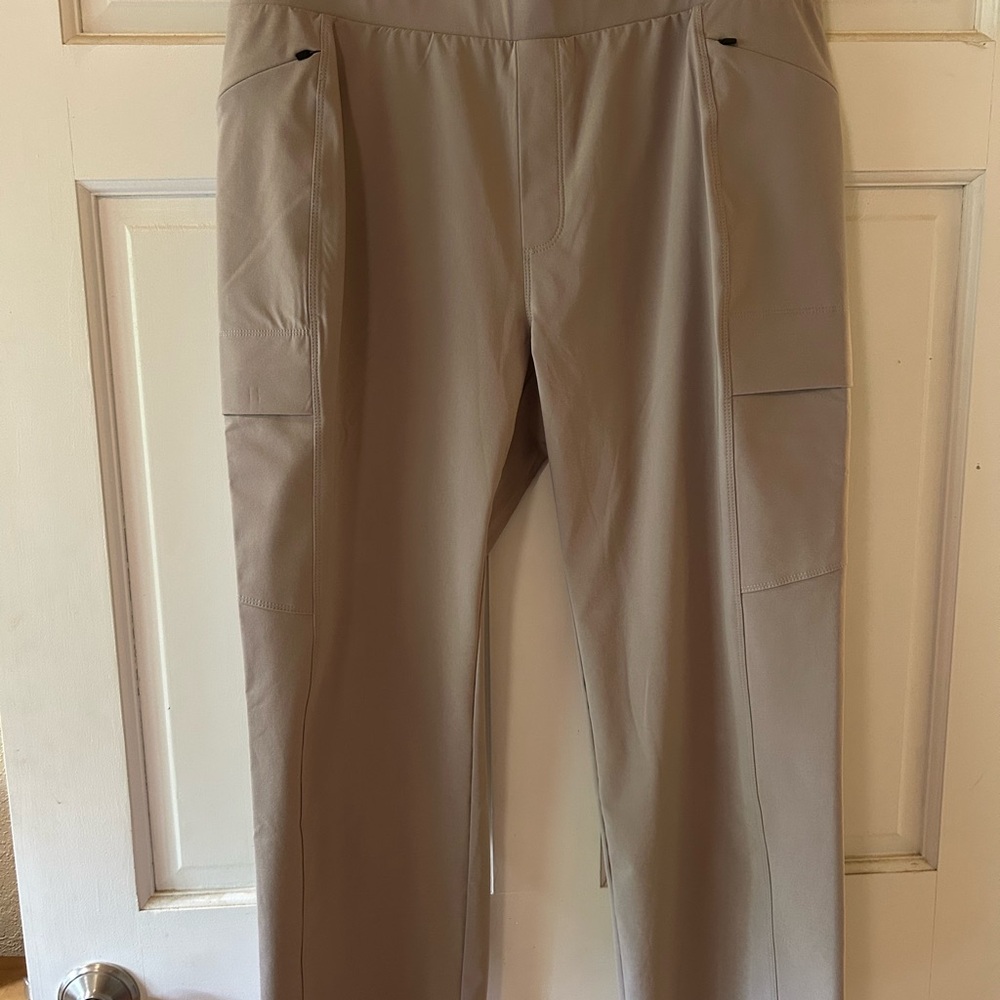 Eddie Bauer Tan Cargo Pants Lightweight Relaxed Fit - quick dry